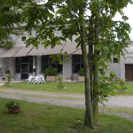 Agriturismo La Palazzina イーゾラ・デッラ・スカーラ