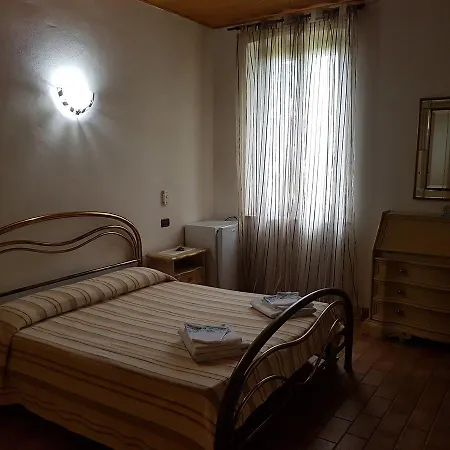 ファームステイ Agriturismo La Palazzina イーゾラ・デッラ・スカーラ
